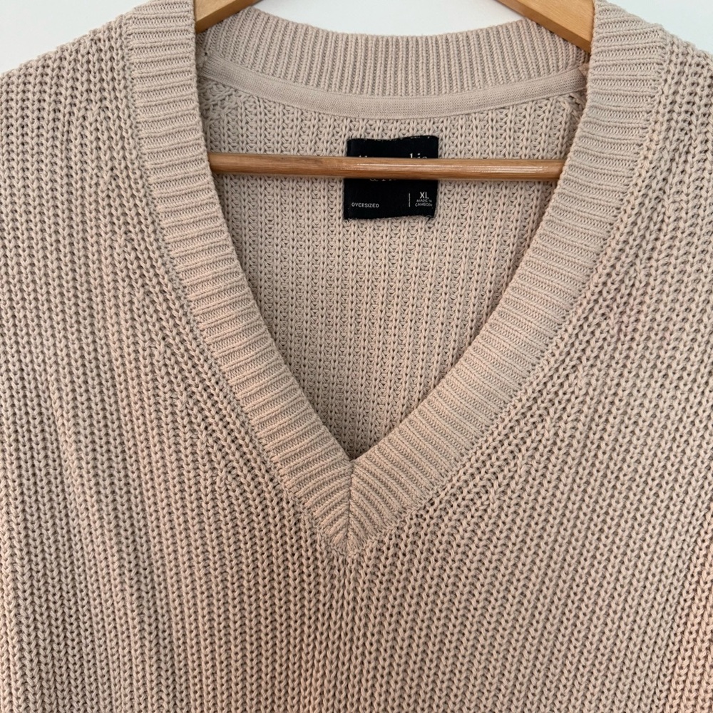 Abercrombie & Fitch Beige V-Neck Knit Sweater
